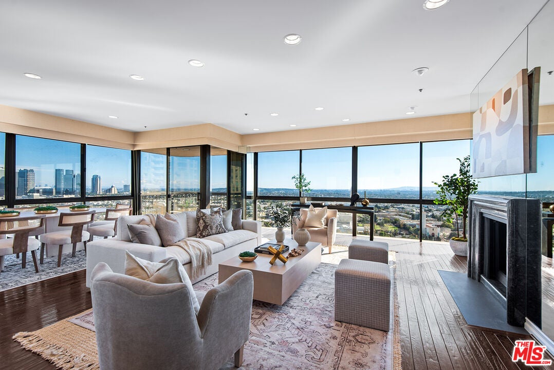 Los Angeles, California, 90024, United States, 3 Bedrooms Bedrooms, ,4 BathroomsBathrooms,Residential,Active,2009848