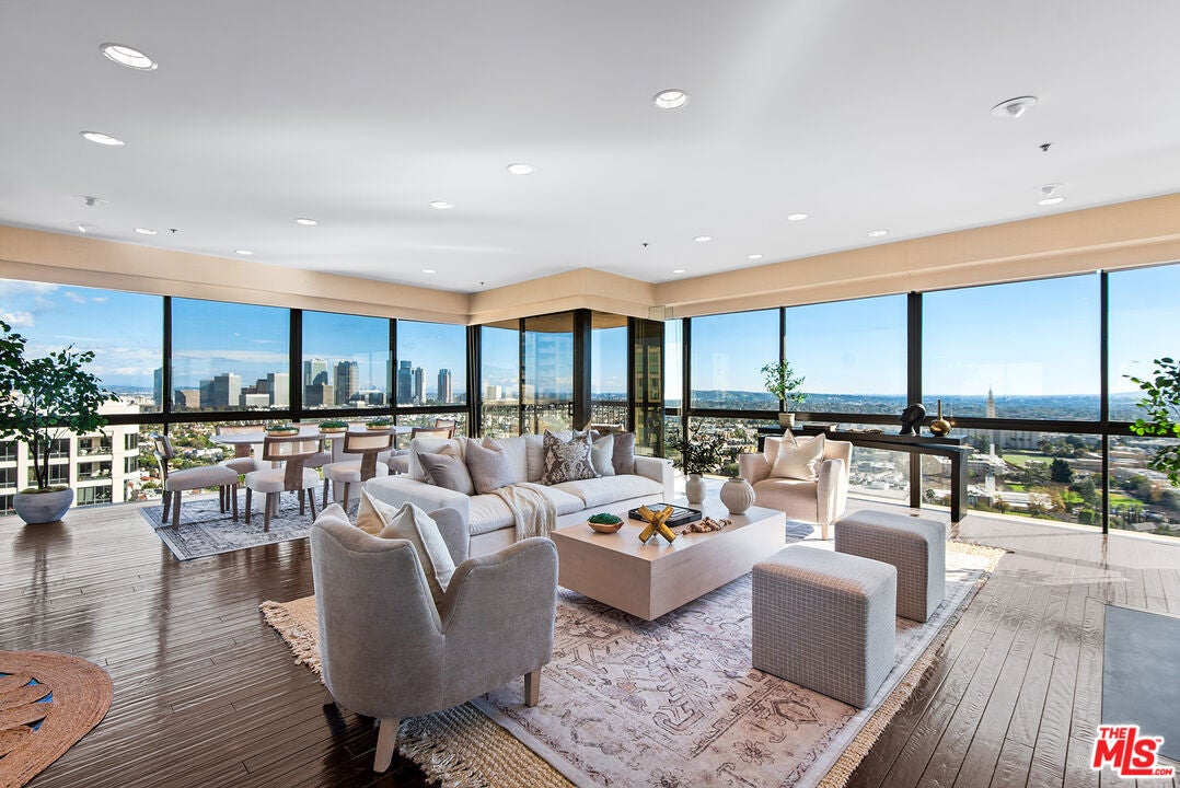 Los Angeles, California, 90024, United States, 3 Bedrooms Bedrooms, ,4 BathroomsBathrooms,Residential,Active,2009848