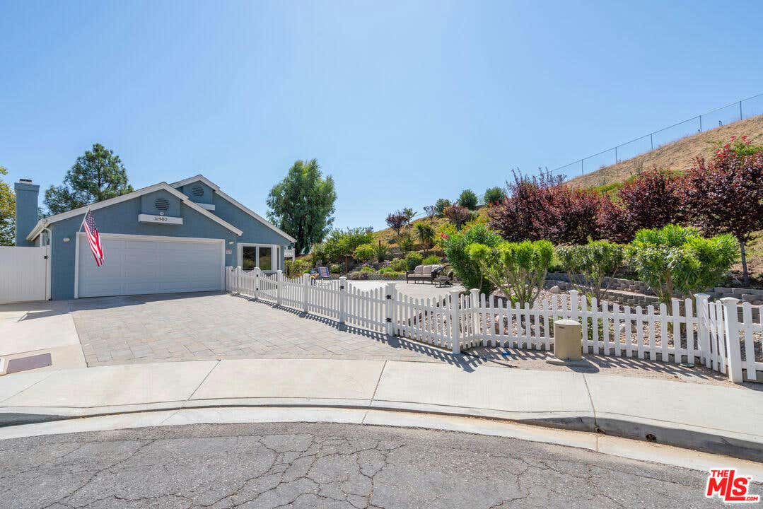 31902 GREEN HILL DR, CASTAIC, CA 91384, photo 1 of 38