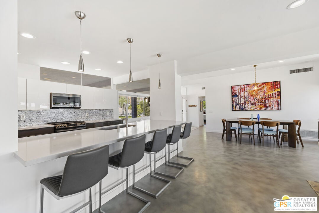 Rancho Mirage, California, 92270, United States, 5 Bedrooms Bedrooms, ,4 BathroomsBathrooms,Residential,Active,2051982