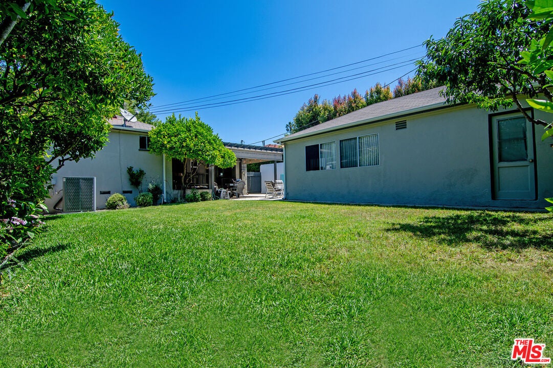 Los Angeles, California, 90035, United States, 4 Bedrooms Bedrooms, ,3 BathroomsBathrooms,Residential,Active,1863328