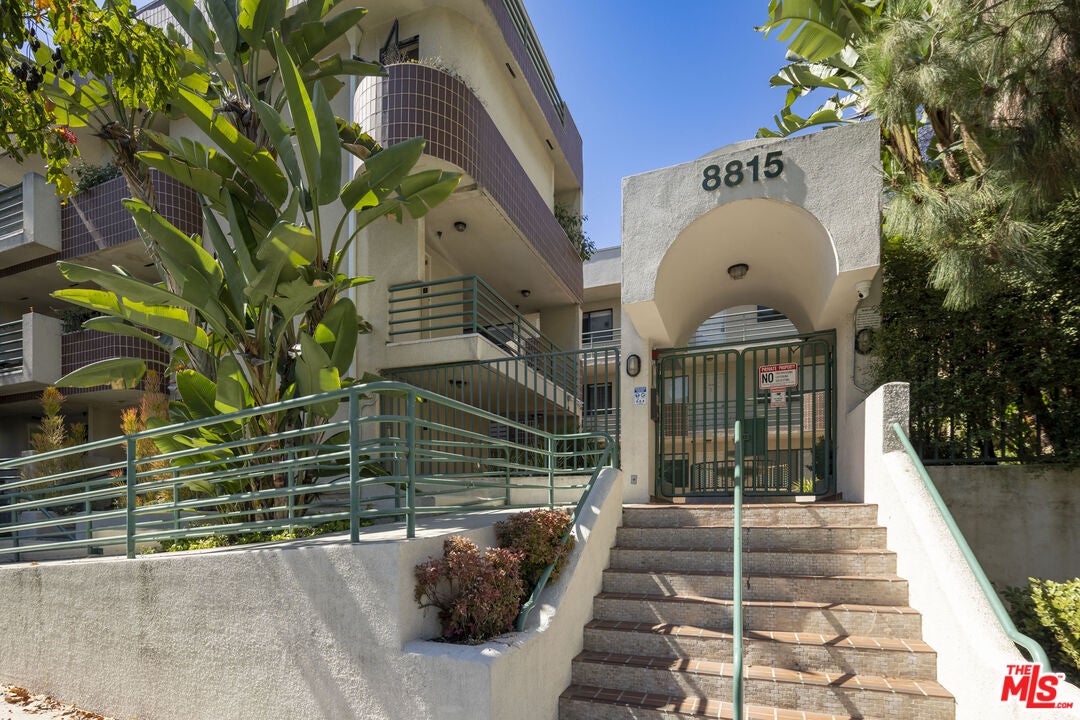 West Hollywood, California, 90069, United States, 40 Bedrooms Bedrooms, ,40 BathroomsBathrooms,Residential,Active,1929919