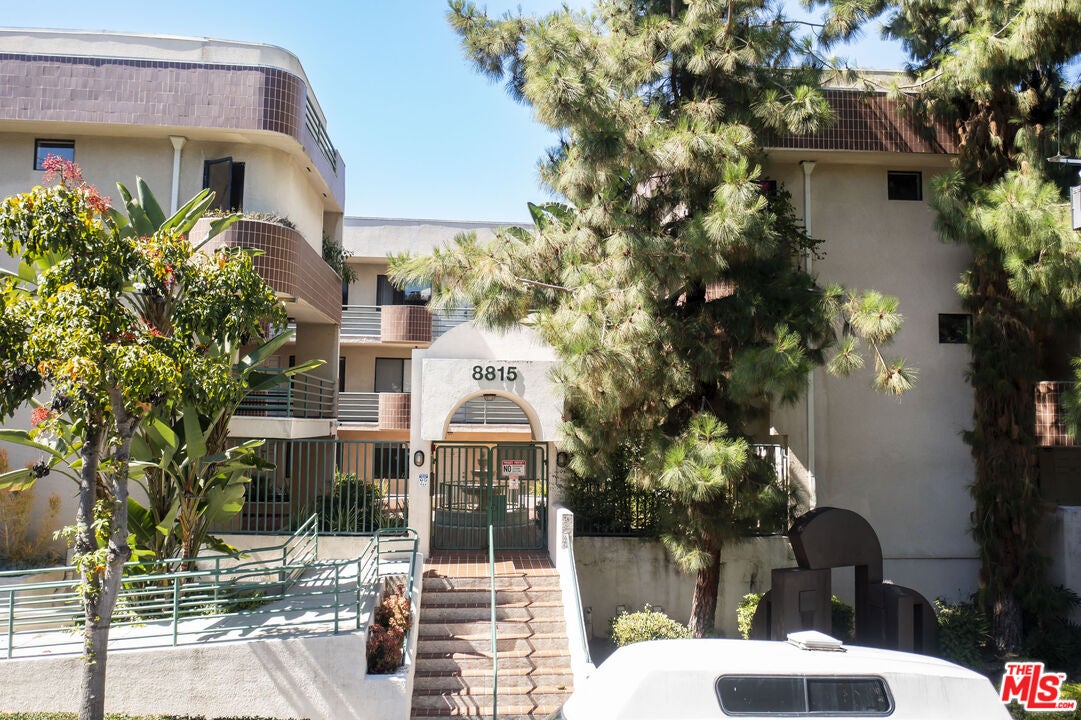 West Hollywood, California, 90069, United States, 40 Bedrooms Bedrooms, ,40 BathroomsBathrooms,Residential,Active,1929919