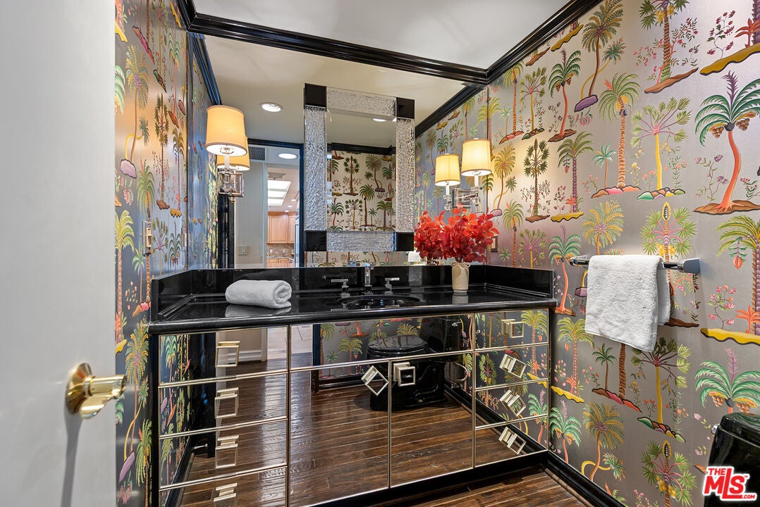 Los Angeles, California, 90024, United States, 3 Bedrooms Bedrooms, ,4 BathroomsBathrooms,Residential,Active,2009848