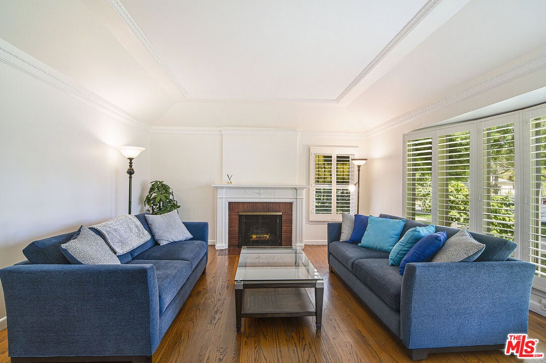 Los Angeles, California, 90035, United States, 4 Bedrooms Bedrooms, ,3 BathroomsBathrooms,Residential,Active,1863328