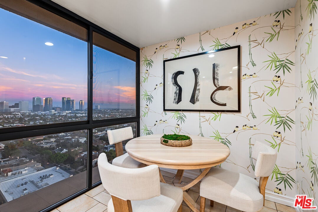 Los Angeles, California, 90024, United States, 3 Bedrooms Bedrooms, ,4 BathroomsBathrooms,Residential,Active,2009848