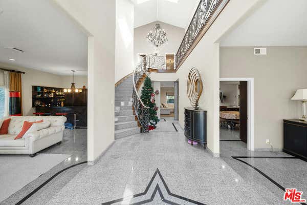 688 GLENMORE BLVD, GLENDALE, CA 91206 - Image 1