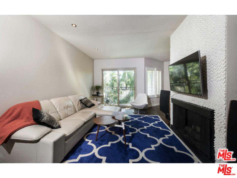 141 S CLARK DR APT 422, WEST HOLLYWOOD, CA 90048, photo 1 of 10