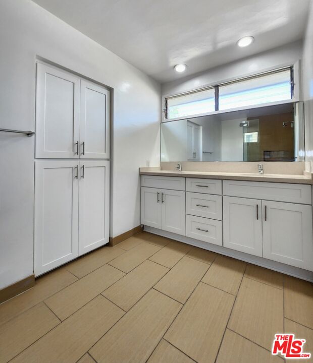 Los Angeles, California, 90024, United States, ,9 BathroomsBathrooms,Residential,Active,1841273