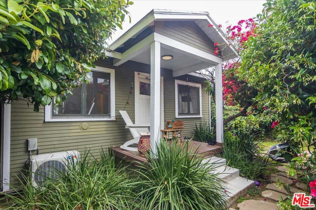 712 SUNSET AVE, VENICE, CA 90291, photo 1 of 38