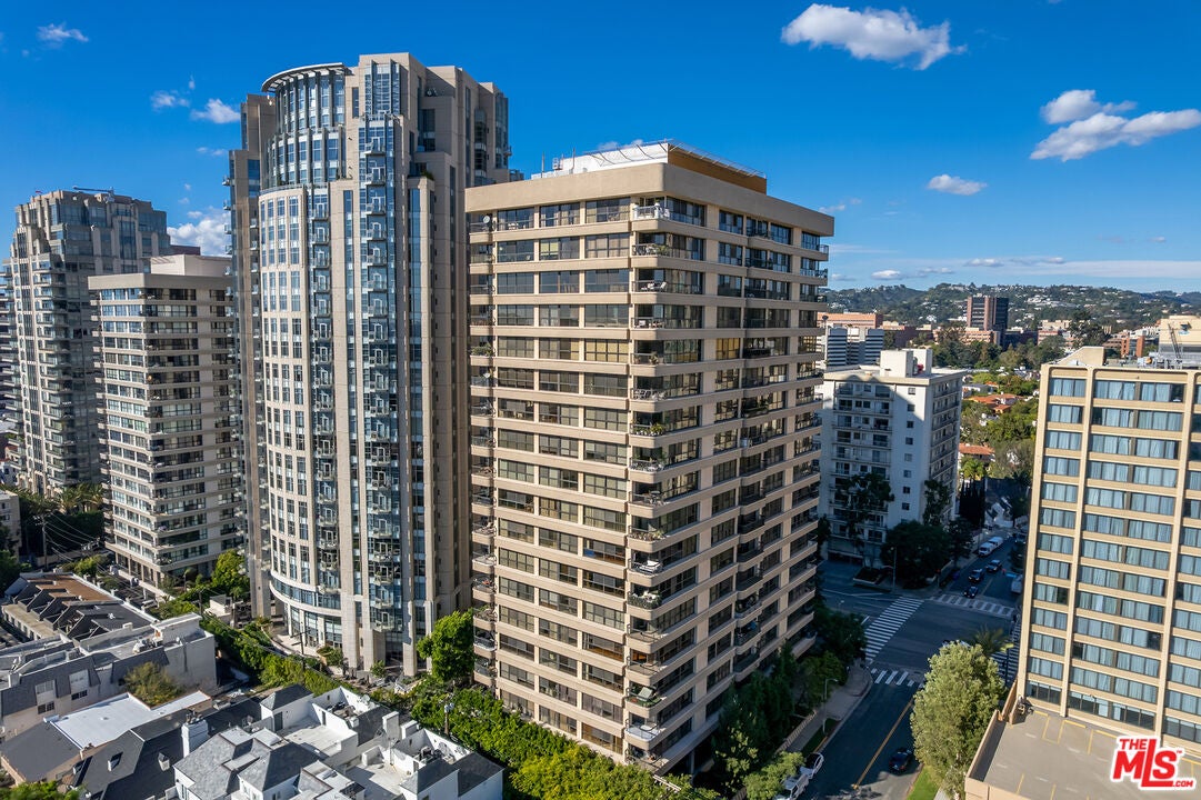 Los Angeles, California, 90024, United States, 3 Bedrooms Bedrooms, ,4 BathroomsBathrooms,Residential,Active,2009848