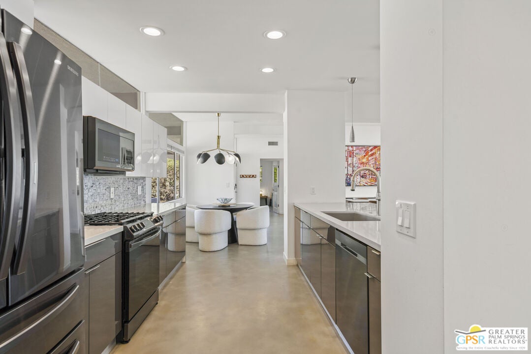 Rancho Mirage, California, 92270, United States, 5 Bedrooms Bedrooms, ,4 BathroomsBathrooms,Residential,Active,2051982