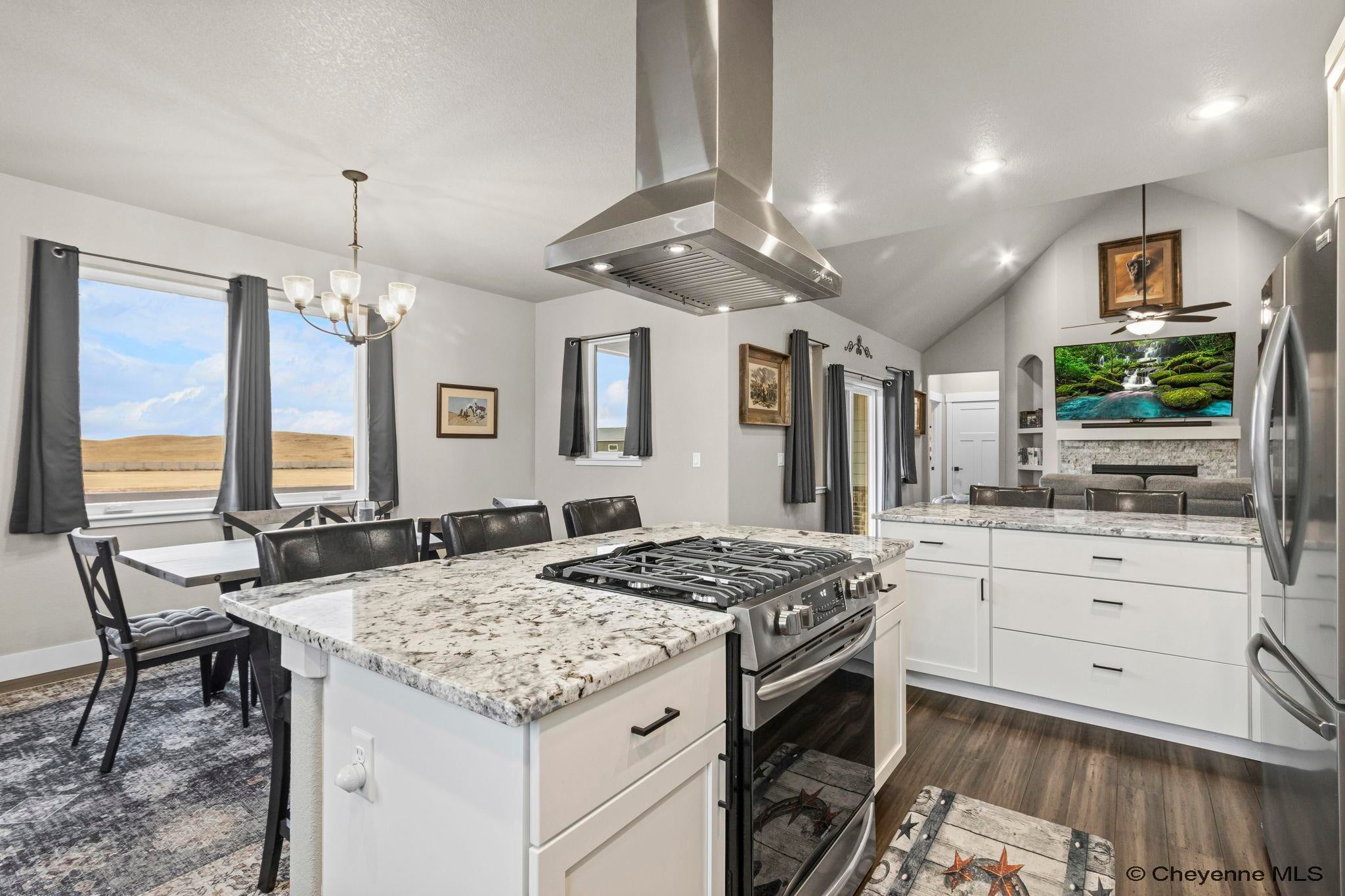 Cheyenne, Wyoming, 82009, United States, 6 Bedrooms Bedrooms, ,3 BathroomsBathrooms,Residential,Active,2009872