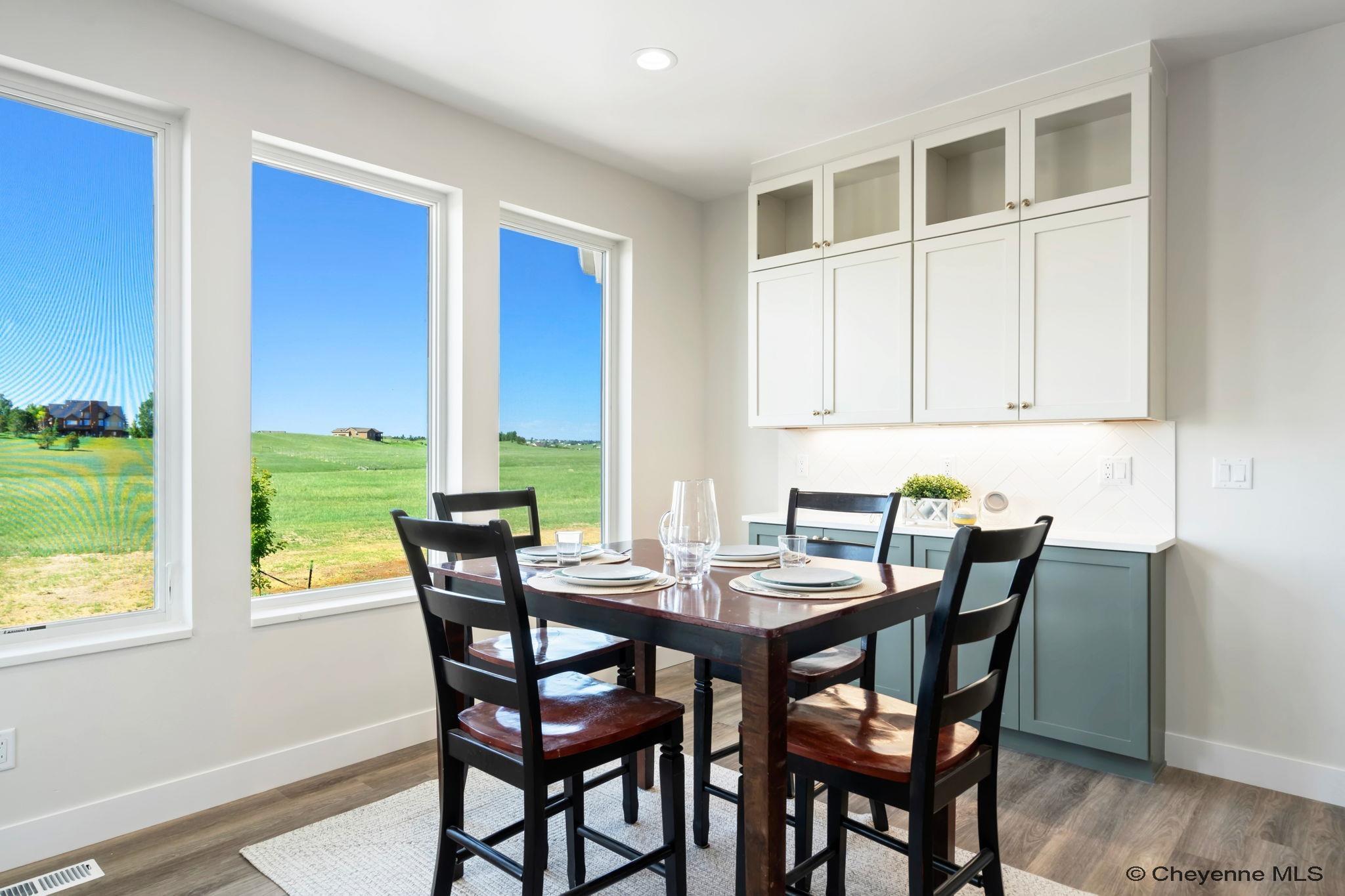 Cheyenne, Wyoming, 82009, United States, 6 Bedrooms Bedrooms, ,5 BathroomsBathrooms,Residential,Active,1952297