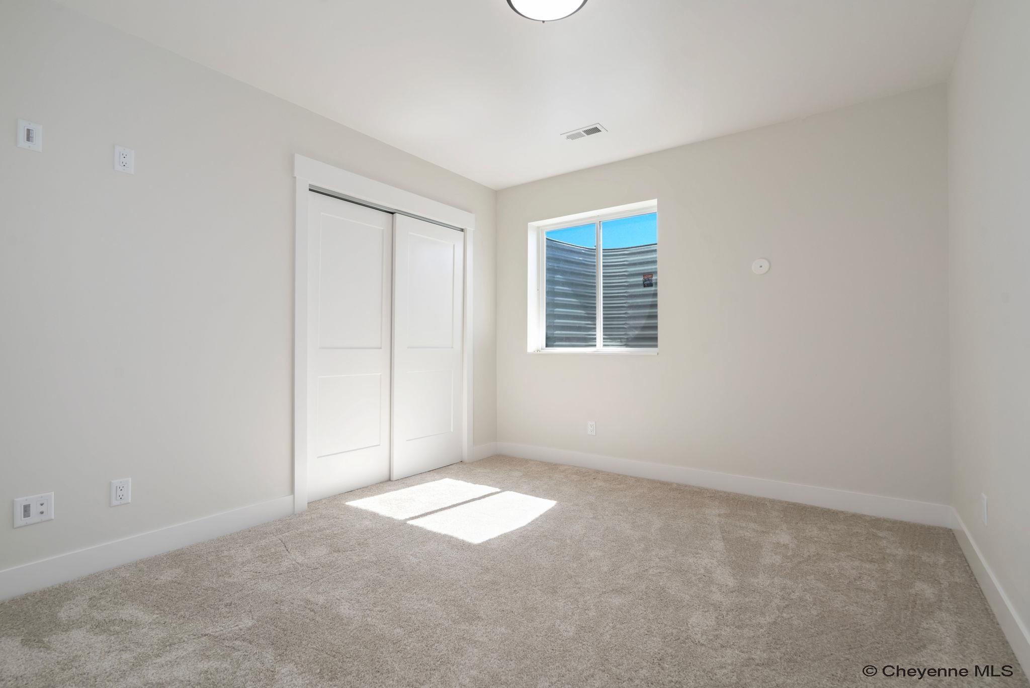 Cheyenne, Wyoming, 82009, United States, 6 Bedrooms Bedrooms, ,5 BathroomsBathrooms,Residential,Active,1952297