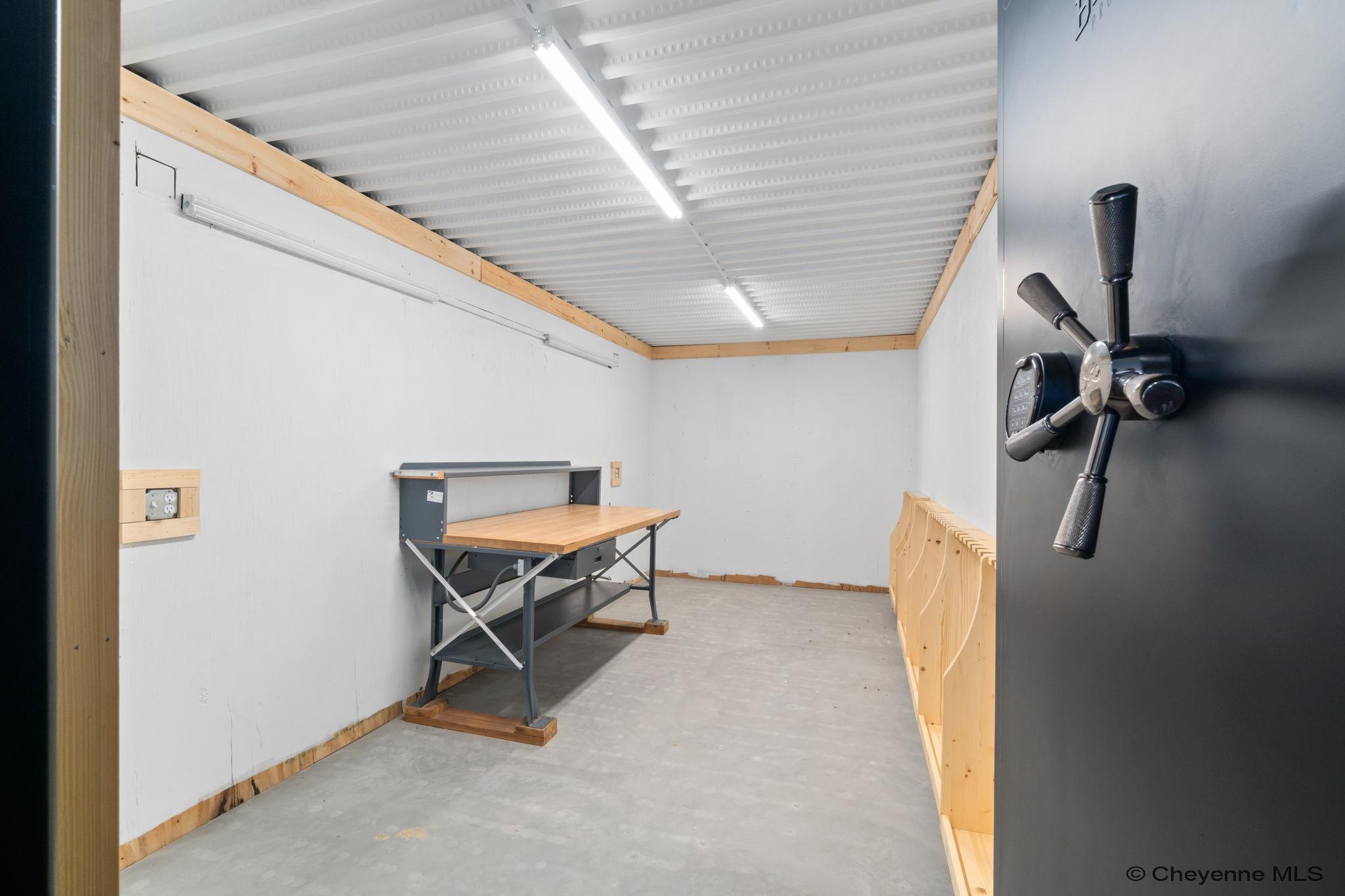 Cheyenne, Wyoming, 82009, United States, 5 Bedrooms Bedrooms, ,6 BathroomsBathrooms,Residential,Active,1799325