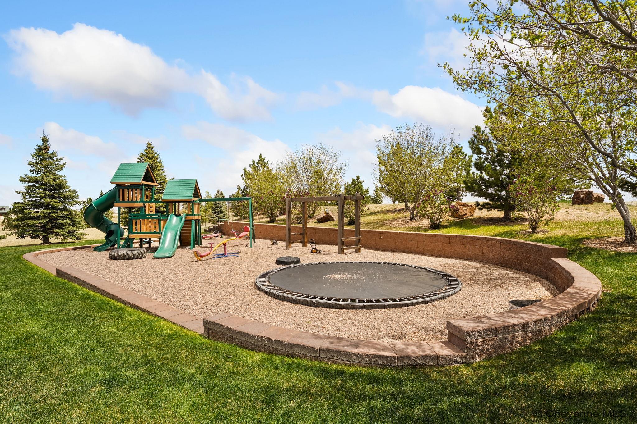 Cheyenne, Wyoming, 82009, United States, ,5 BathroomsBathrooms,Residential,Active,1820343