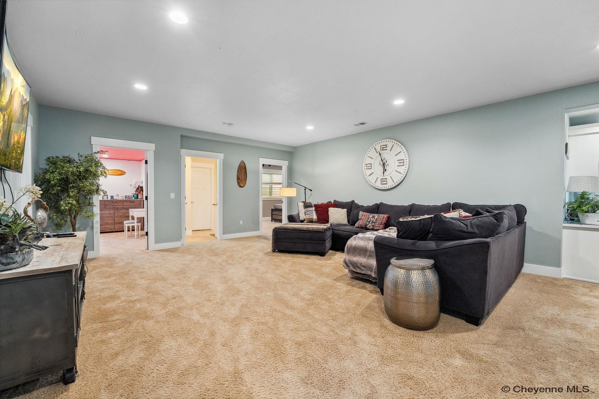 Cheyenne, Wyoming, 82009, United States, ,5 BathroomsBathrooms,Residential,Active,1820343