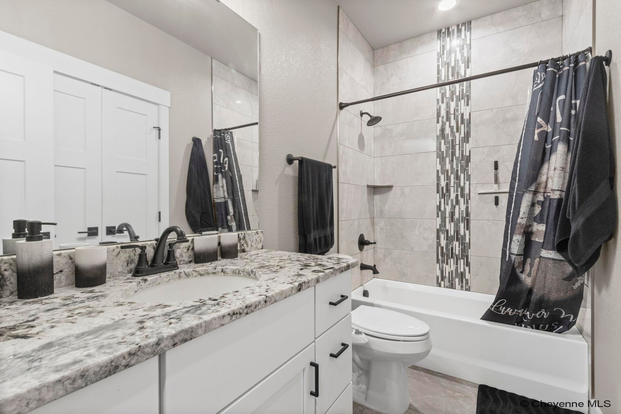 Cheyenne, Wyoming, 82009, United States, 6 Bedrooms Bedrooms, ,3 BathroomsBathrooms,Residential,Active,2009872