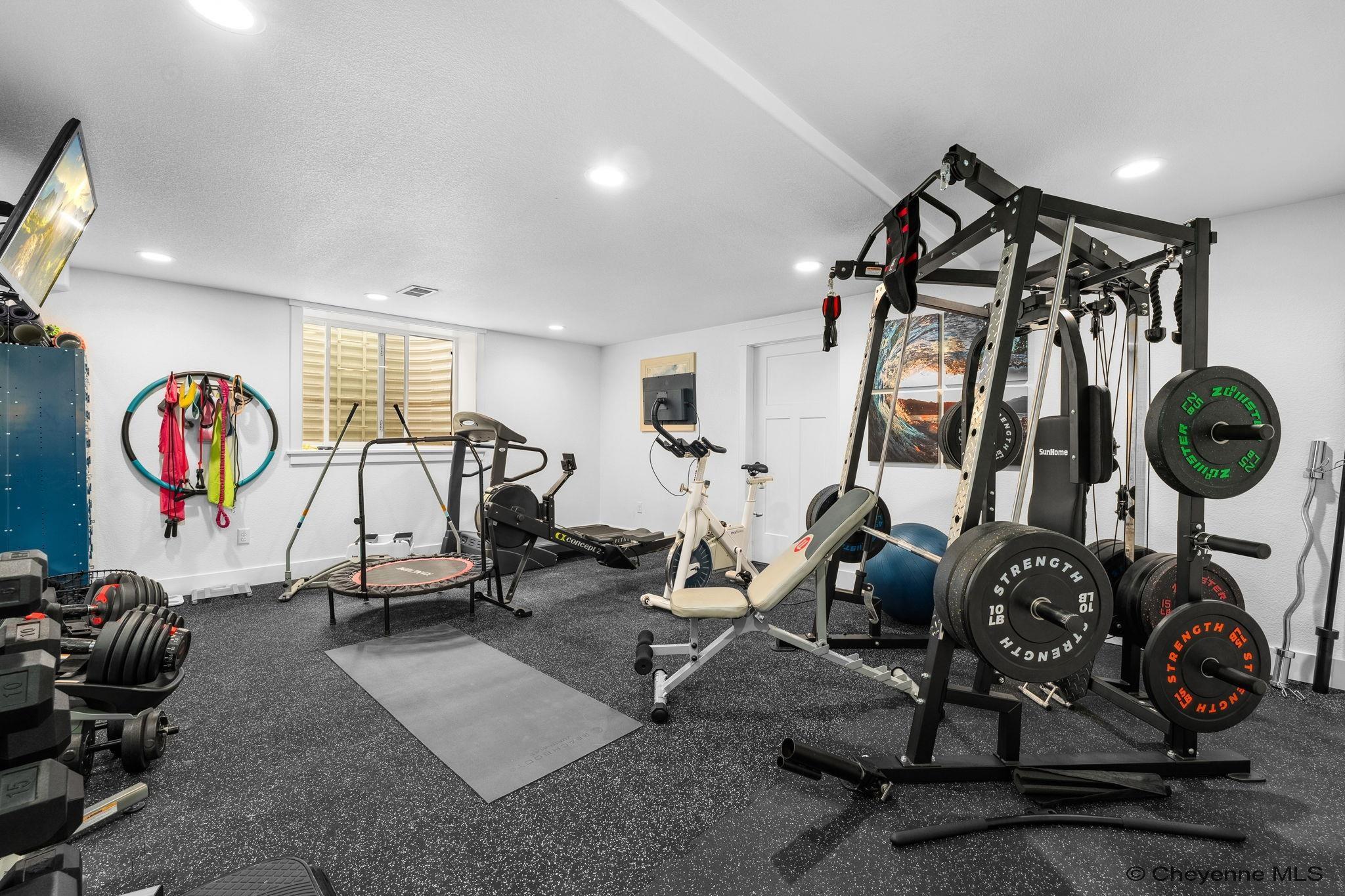 Cheyenne, Wyoming, 82009, United States, ,5 BathroomsBathrooms,Residential,Active,1820343