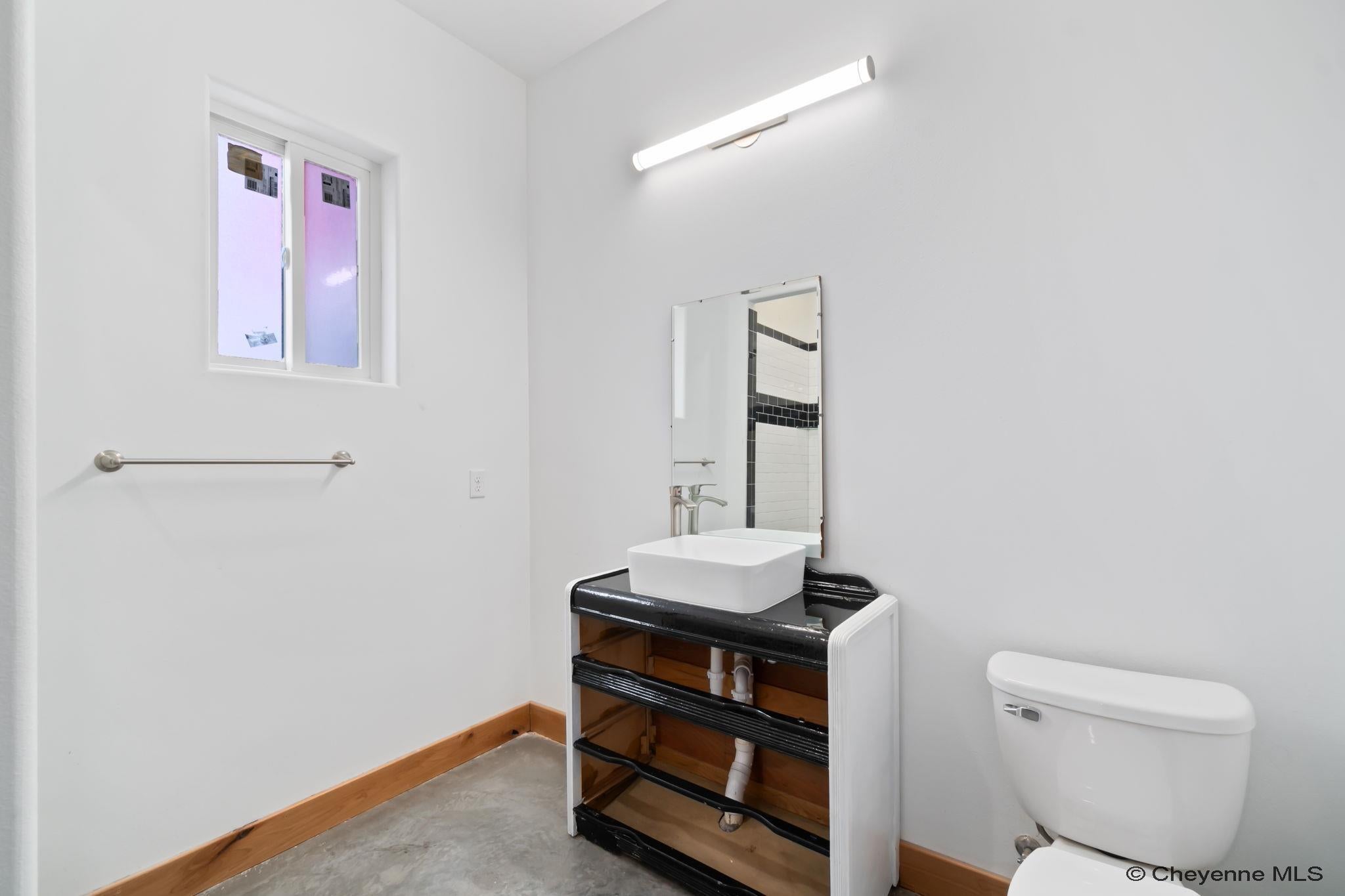 Cheyenne, Wyoming, 82009, United States, 5 Bedrooms Bedrooms, ,6 BathroomsBathrooms,Residential,Active,1799325