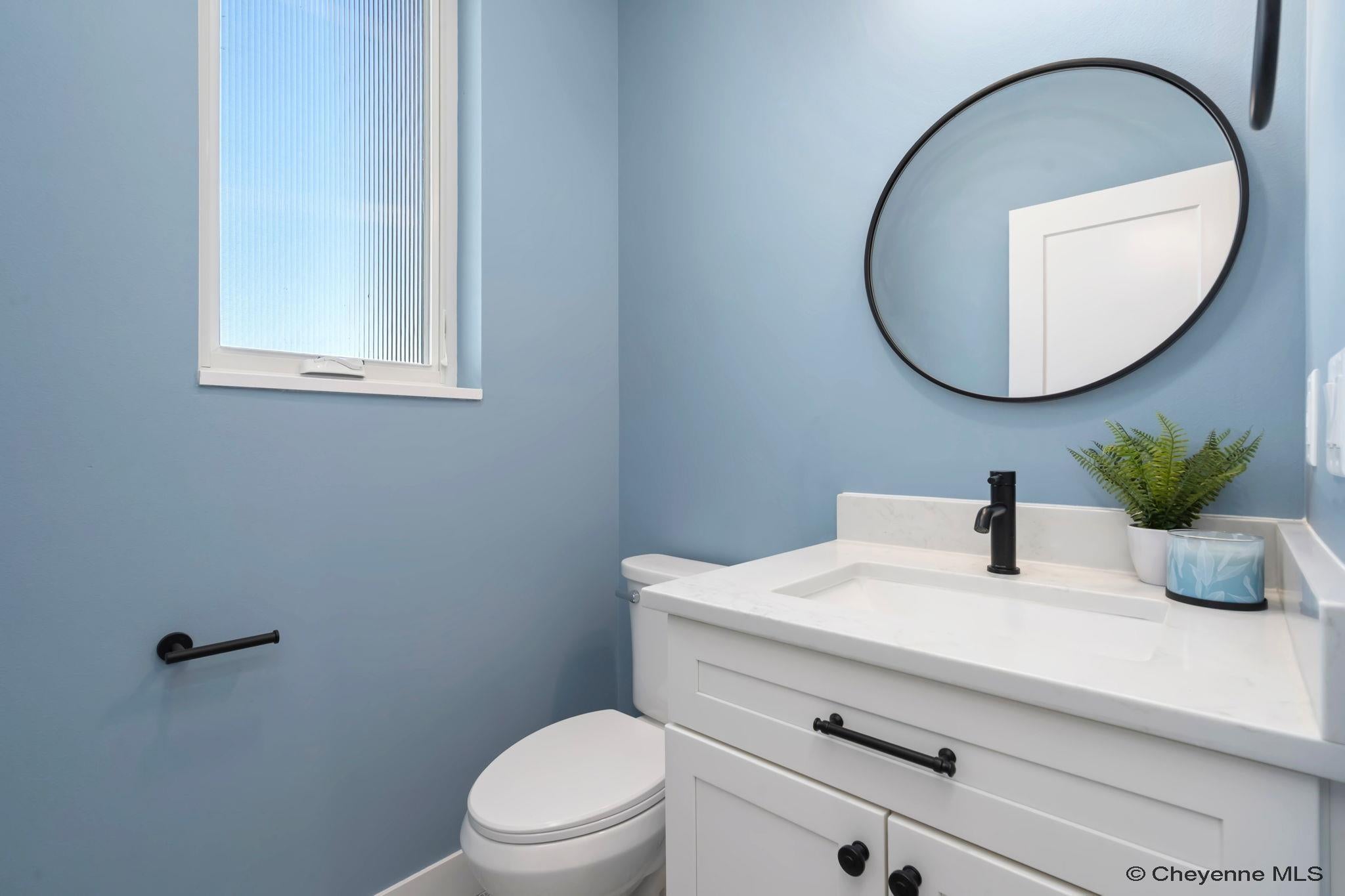 Cheyenne, Wyoming, 82009, United States, 6 Bedrooms Bedrooms, ,5 BathroomsBathrooms,Residential,Active,1952297