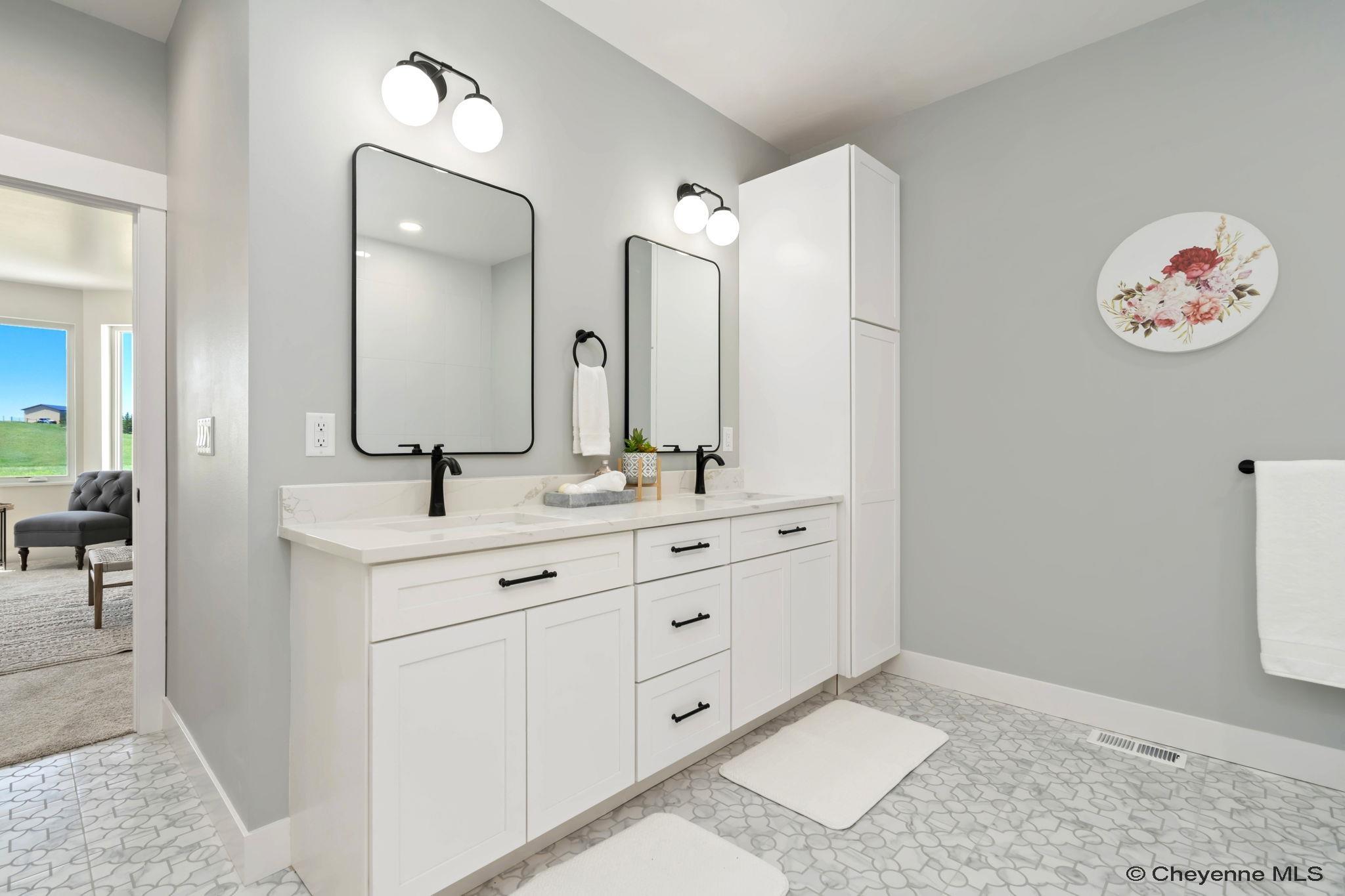 Cheyenne, Wyoming, 82009, United States, 6 Bedrooms Bedrooms, ,5 BathroomsBathrooms,Residential,Active,1952297