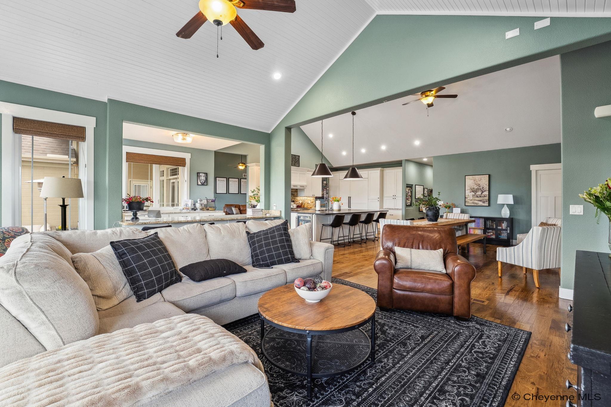 Cheyenne, Wyoming, 82009, United States, ,5 BathroomsBathrooms,Residential,Active,1820343