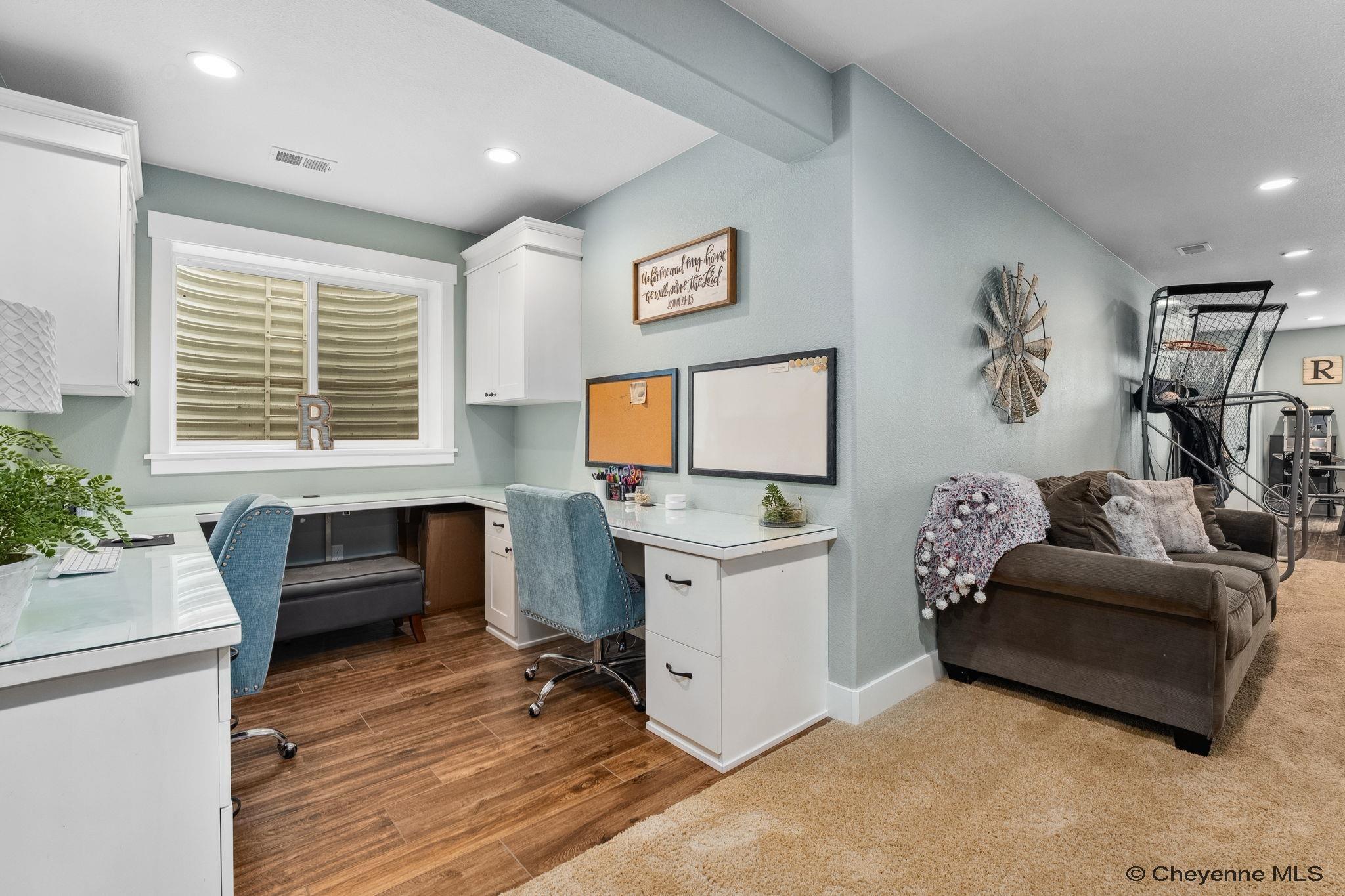 Cheyenne, Wyoming, 82009, United States, ,5 BathroomsBathrooms,Residential,Active,1820343