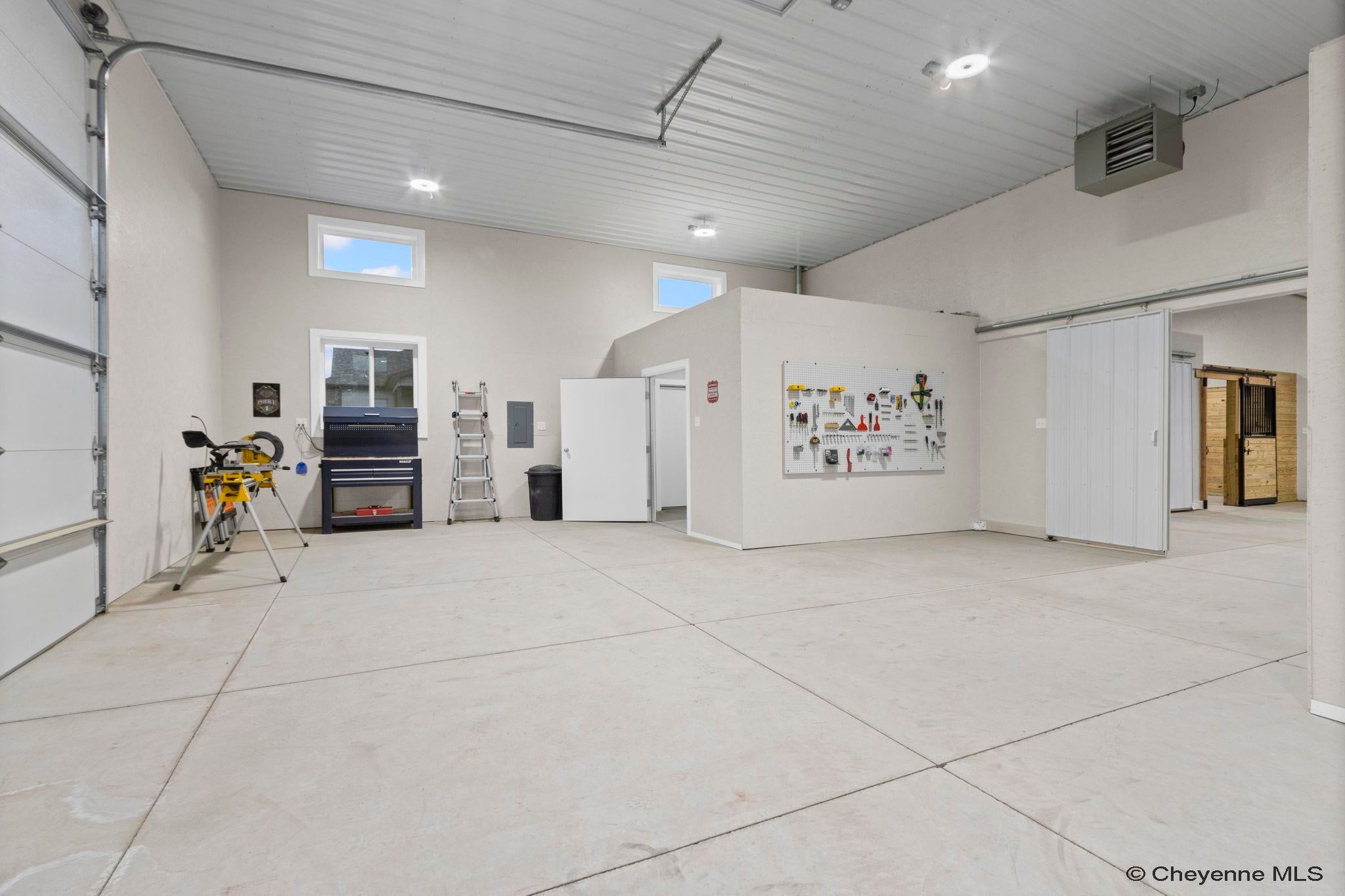 Cheyenne, Wyoming, 82009, United States, 6 Bedrooms Bedrooms, ,3 BathroomsBathrooms,Residential,Active,2009872