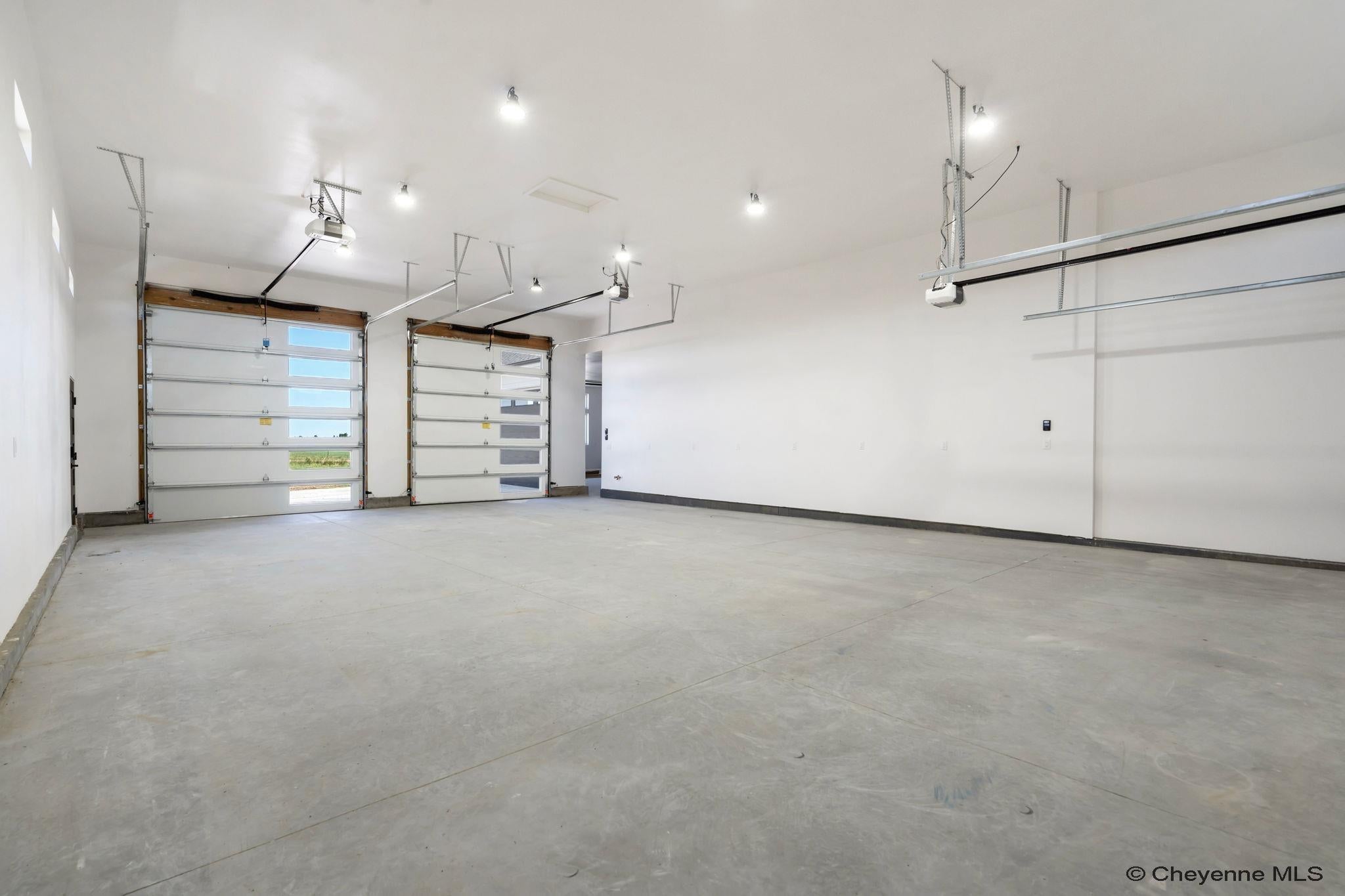 Cheyenne, Wyoming, 82009, United States, 6 Bedrooms Bedrooms, ,5 BathroomsBathrooms,Residential,Active,1952297