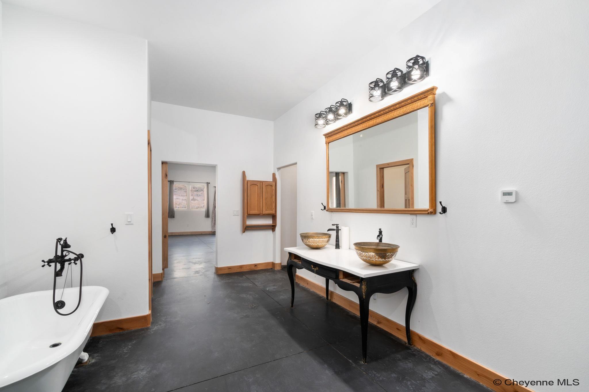 Cheyenne, Wyoming, 82009, United States, 5 Bedrooms Bedrooms, ,6 BathroomsBathrooms,Residential,Active,1799325