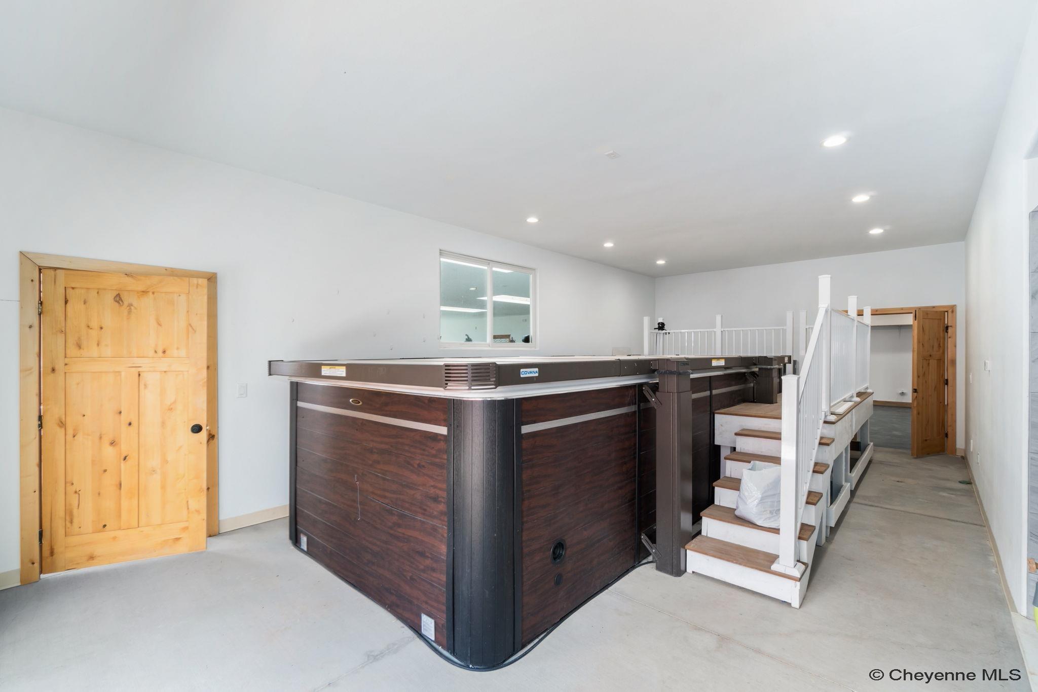 Cheyenne, Wyoming, 82009, United States, 5 Bedrooms Bedrooms, ,6 BathroomsBathrooms,Residential,Active,1799325