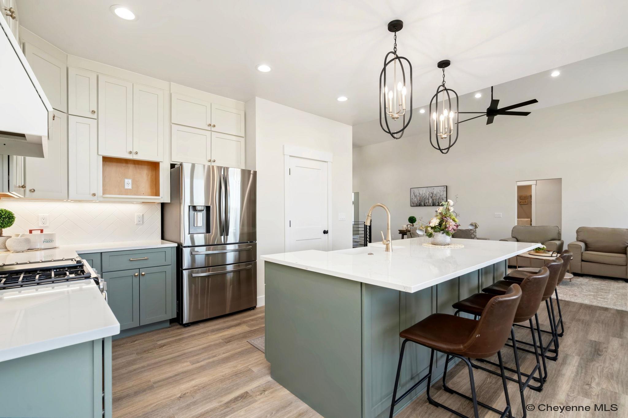 Cheyenne, Wyoming, 82009, United States, 6 Bedrooms Bedrooms, ,5 BathroomsBathrooms,Residential,Active,1952297