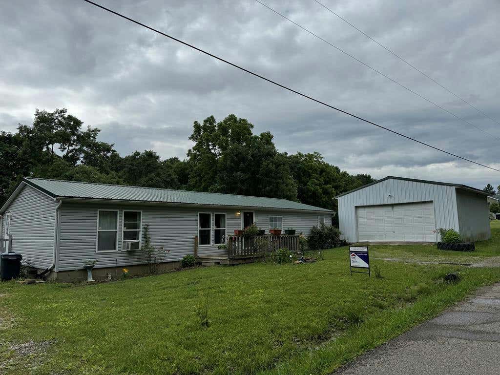 2561 DEBORD RD, CHILLICOTHE, OH 45601, photo 1 of 17