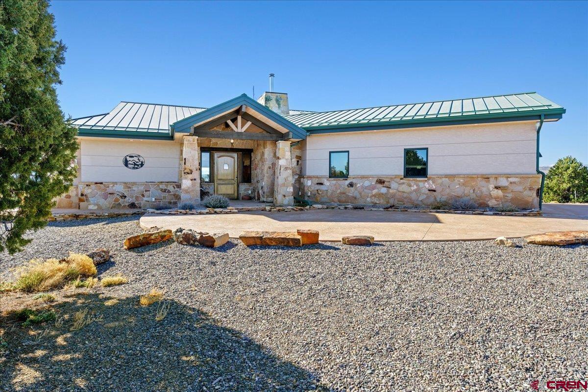 Montrose, Colorado, 81403, United States, 3 Bedrooms Bedrooms, ,4 BathroomsBathrooms,Residential,Active,1734051