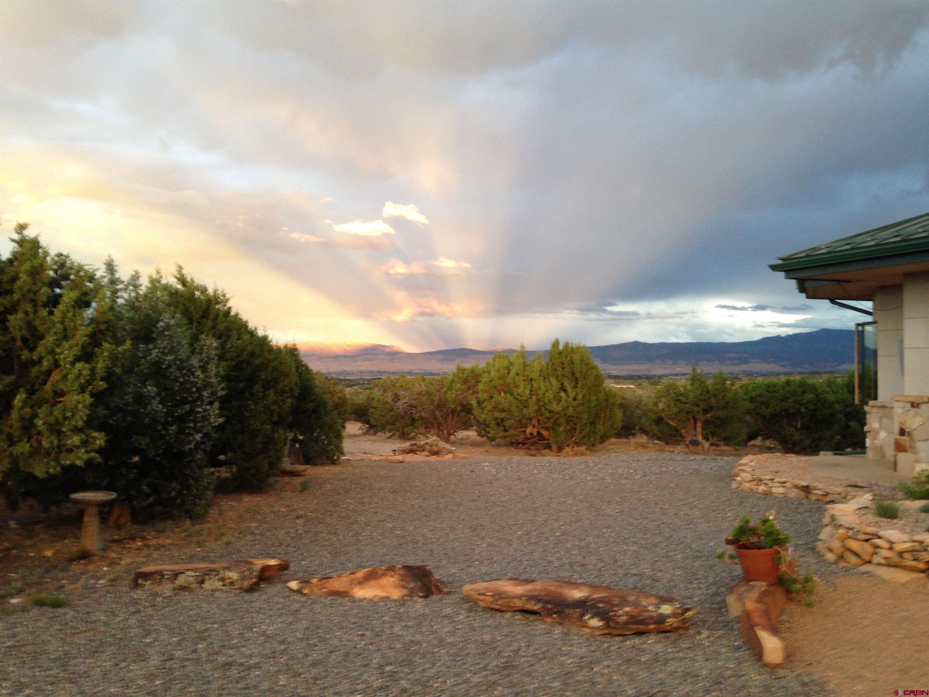 Montrose, Colorado, 81403, United States, 3 Bedrooms Bedrooms, ,4 BathroomsBathrooms,Residential,Active,1734051