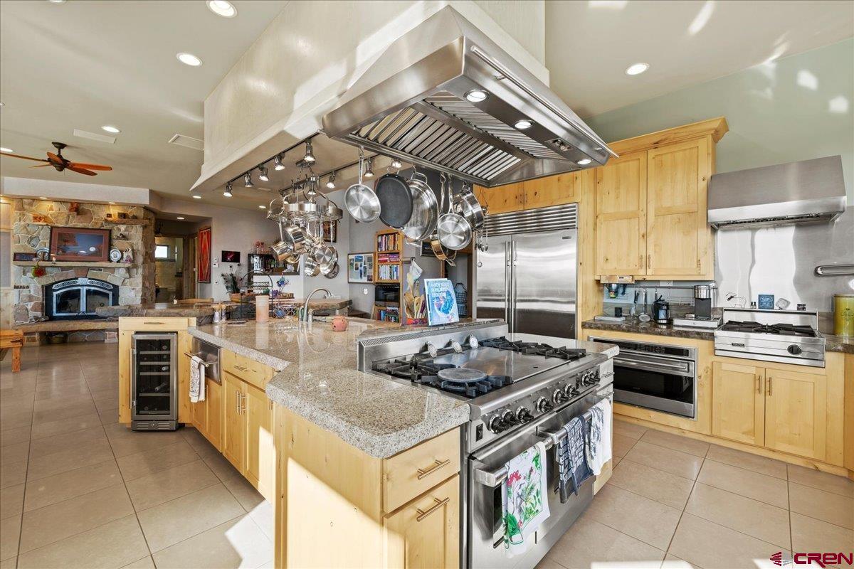 Montrose, Colorado, 81403, United States, 3 Bedrooms Bedrooms, ,4 BathroomsBathrooms,Residential,Active,1734051