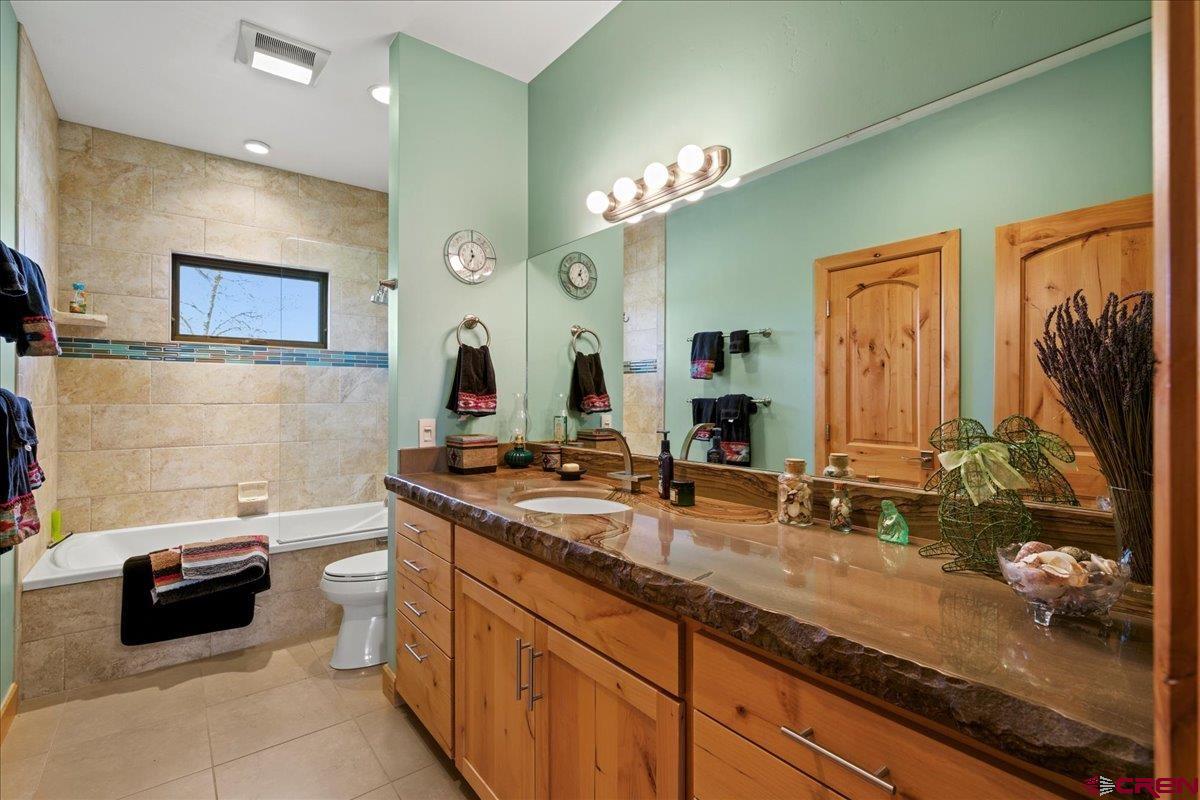 Montrose, Colorado, 81403, United States, 3 Bedrooms Bedrooms, ,4 BathroomsBathrooms,Residential,Active,1734051