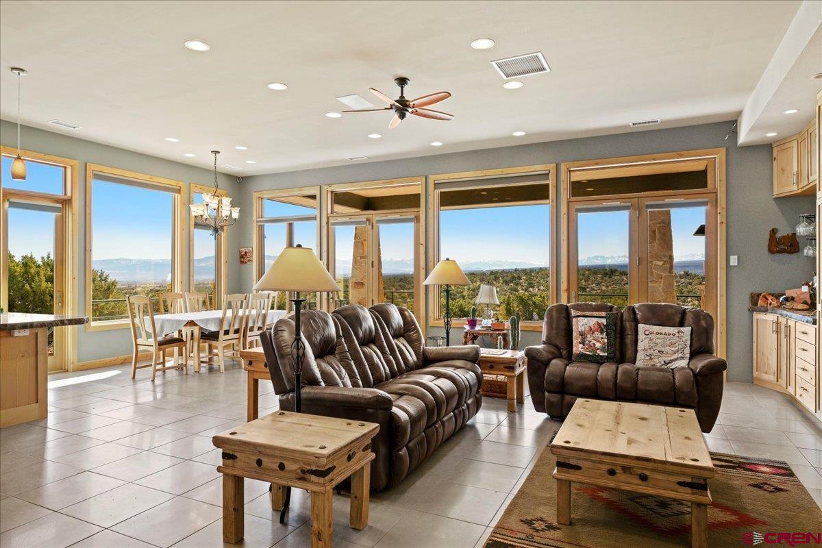 Montrose, Colorado, 81403, United States, 3 Bedrooms Bedrooms, ,4 BathroomsBathrooms,Residential,Active,1734051