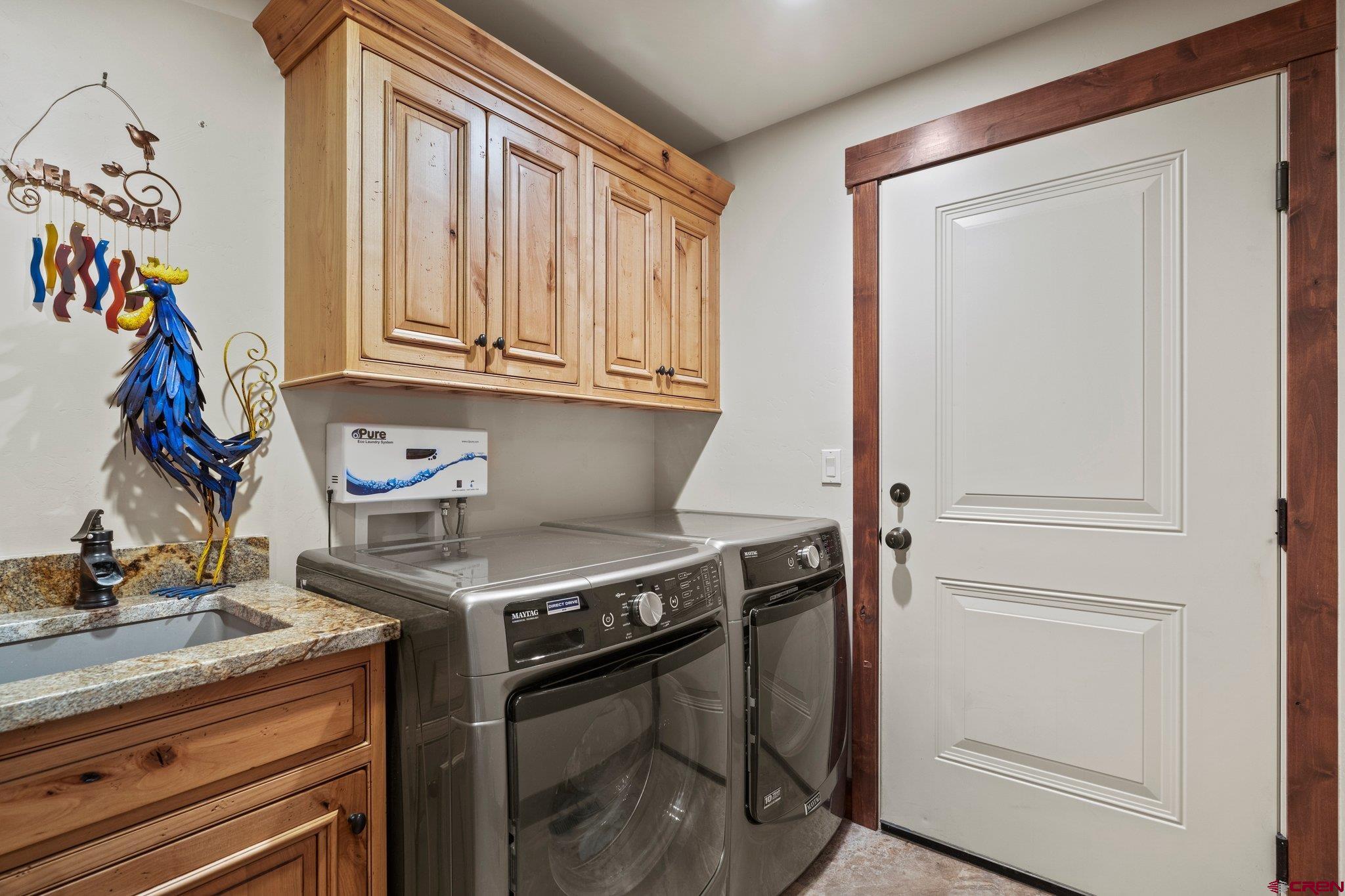 Durango, Colorado, 81301, United States, ,4 BathroomsBathrooms,Residential,Active,1824037