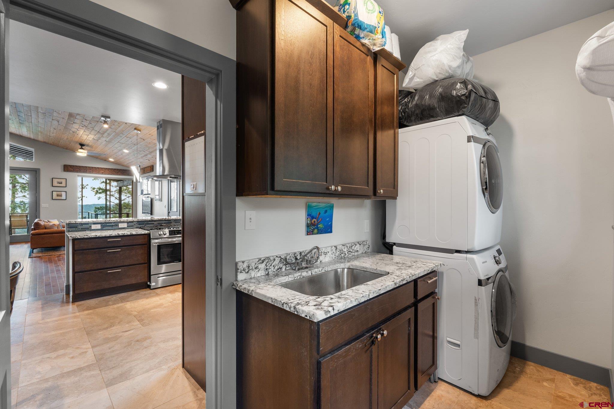 Durango, Colorado, 81301, United States, 3 Bedrooms Bedrooms, ,3 BathroomsBathrooms,Residential,Active,2017084