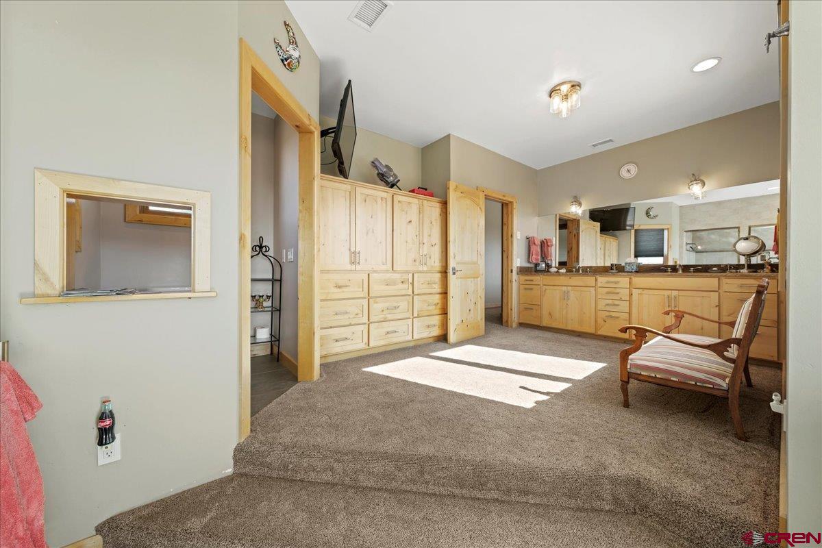 Montrose, Colorado, 81403, United States, 3 Bedrooms Bedrooms, ,4 BathroomsBathrooms,Residential,Active,1734051