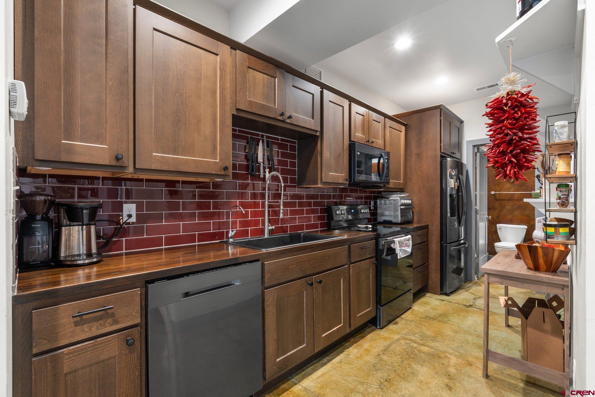 Durango, Colorado, 81301, United States, 3 Bedrooms Bedrooms, ,3 BathroomsBathrooms,Residential,Active,2017084