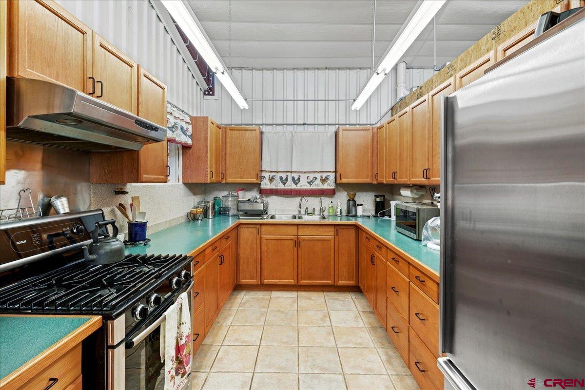 Montrose, Colorado, 81403, United States, 3 Bedrooms Bedrooms, ,4 BathroomsBathrooms,Residential,Active,1734051