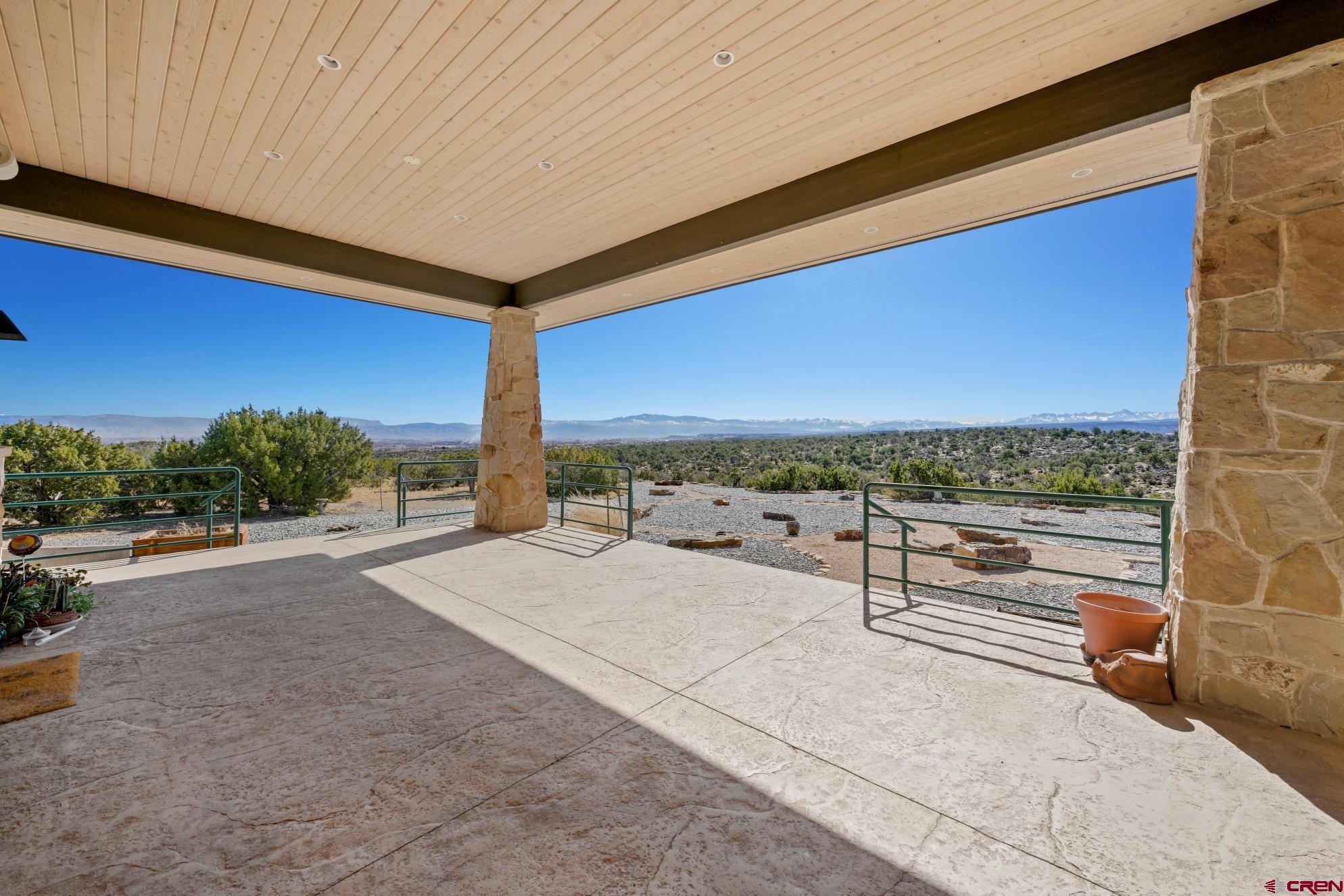 Montrose, Colorado, 81403, United States, 3 Bedrooms Bedrooms, ,4 BathroomsBathrooms,Residential,Active,1734051