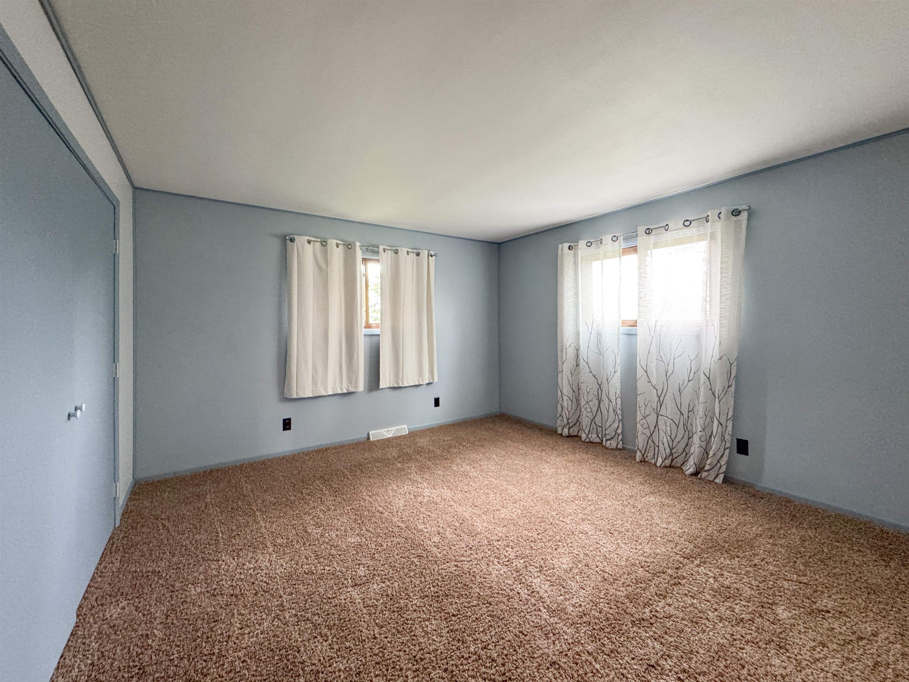 Wausau, Wisconsin, 54401, United States, ,2 BathroomsBathrooms,Residential,Active,1849212