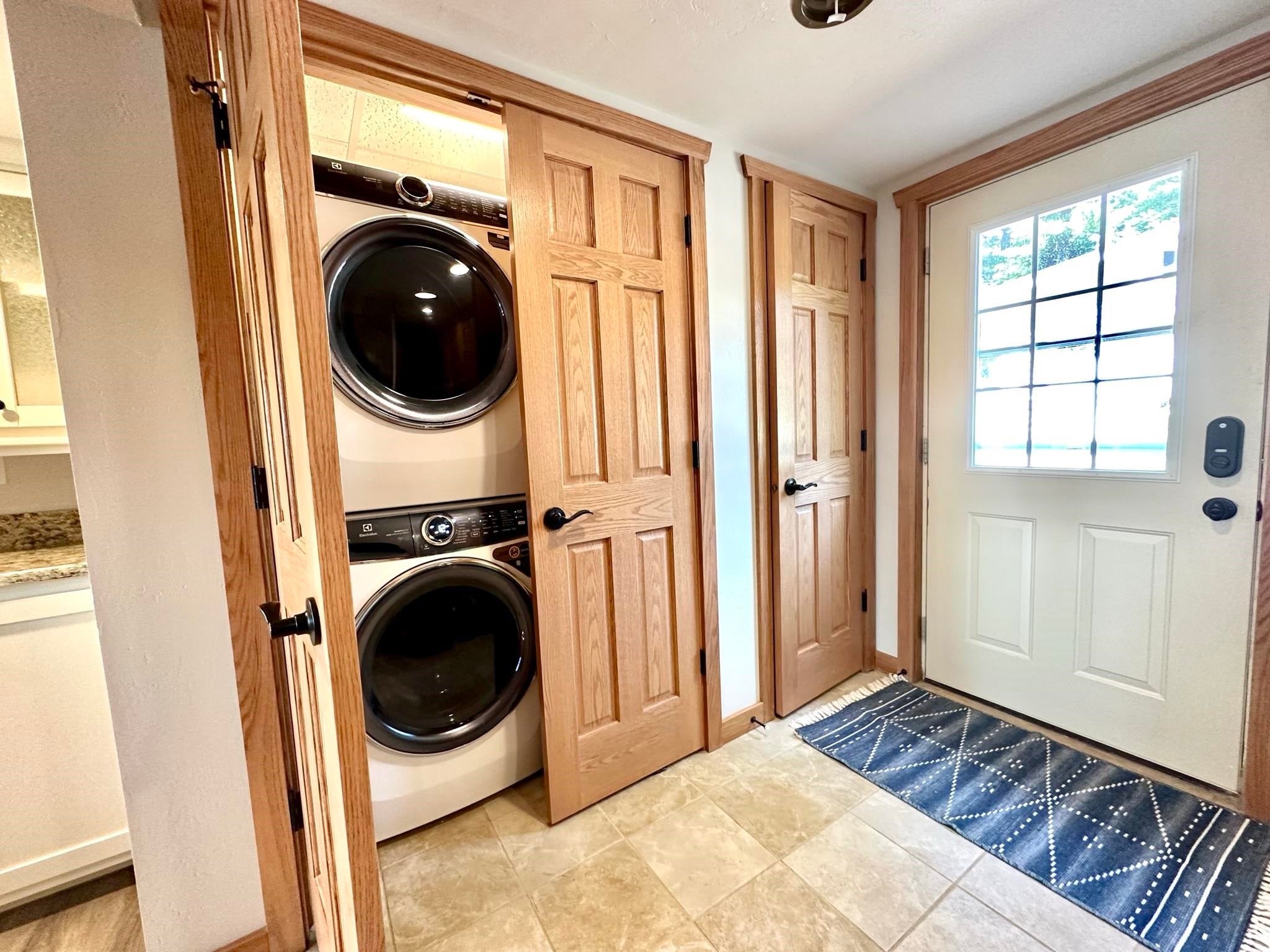 Waupaca, Wisconsin, 54981, United States, 3 Bedrooms Bedrooms, ,2 BathroomsBathrooms,Residential,Active,1929423