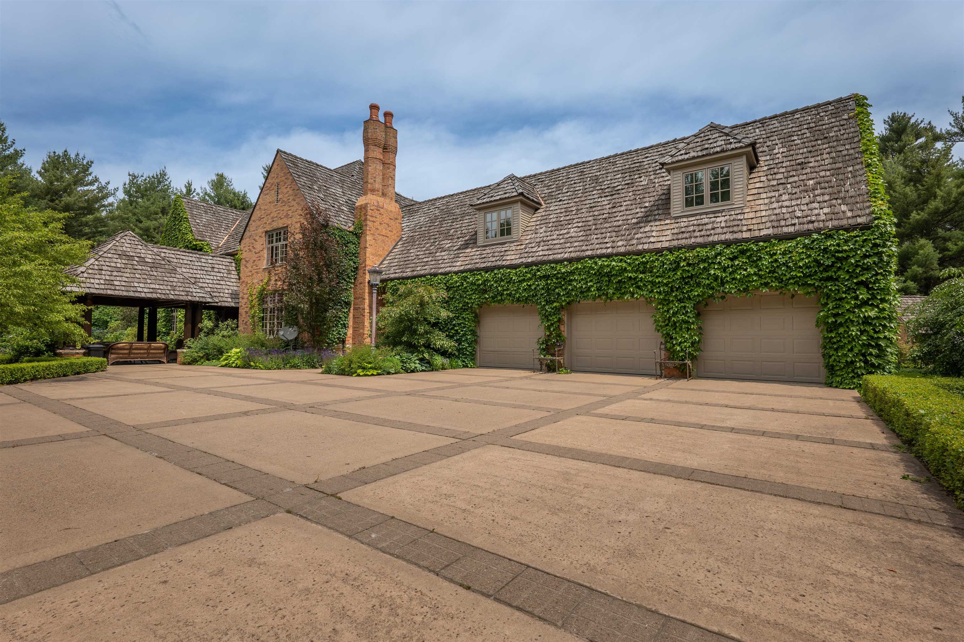 Wausau, Wisconsin, 54401, United States, 4 Bedrooms Bedrooms, ,5 BathroomsBathrooms,Residential,Active,1987234