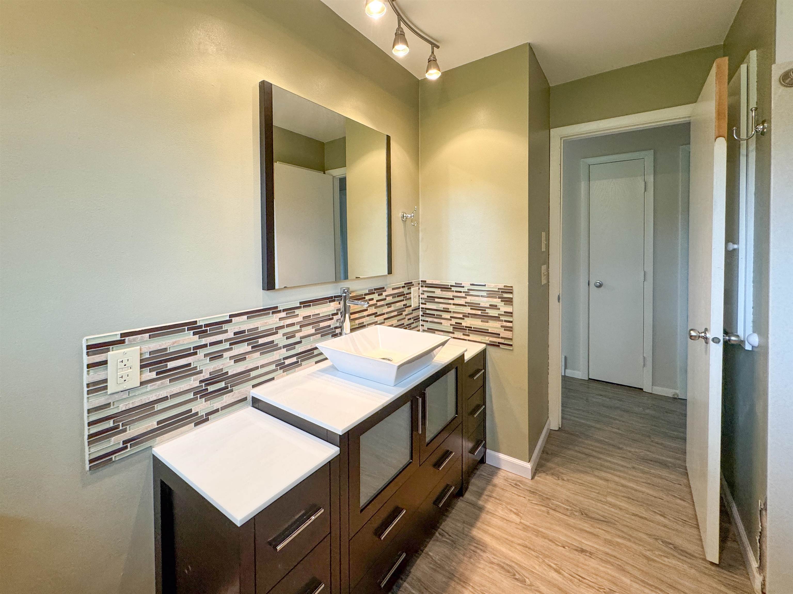 Wausau, Wisconsin, 54401, United States, ,2 BathroomsBathrooms,Residential,Active,1849212